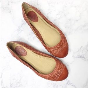 FRYE Carson woven leather ballet flat sz 6.5